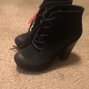 Mossimo booties NWT size 8